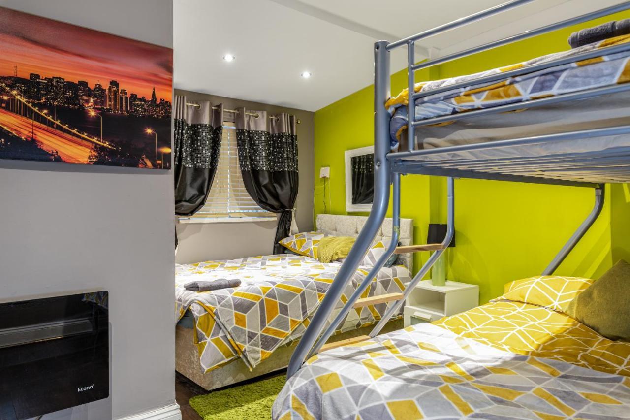 Town Centre Free Parking And Wi-fi Apartment