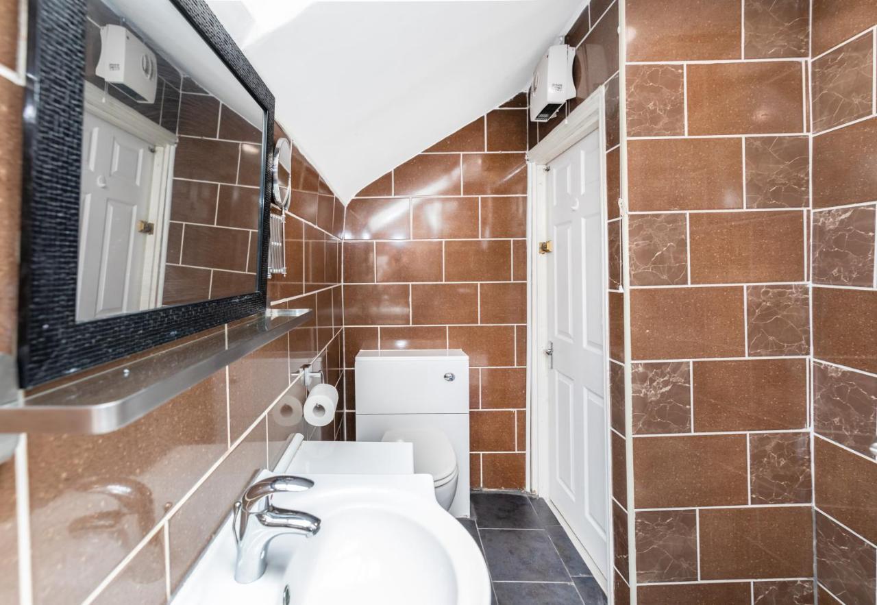 Town Centre Free Parking And Wi-fi Apartment *