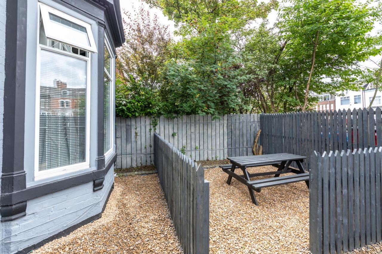 Town Centre Free Parking And Wi-fi Apartment *