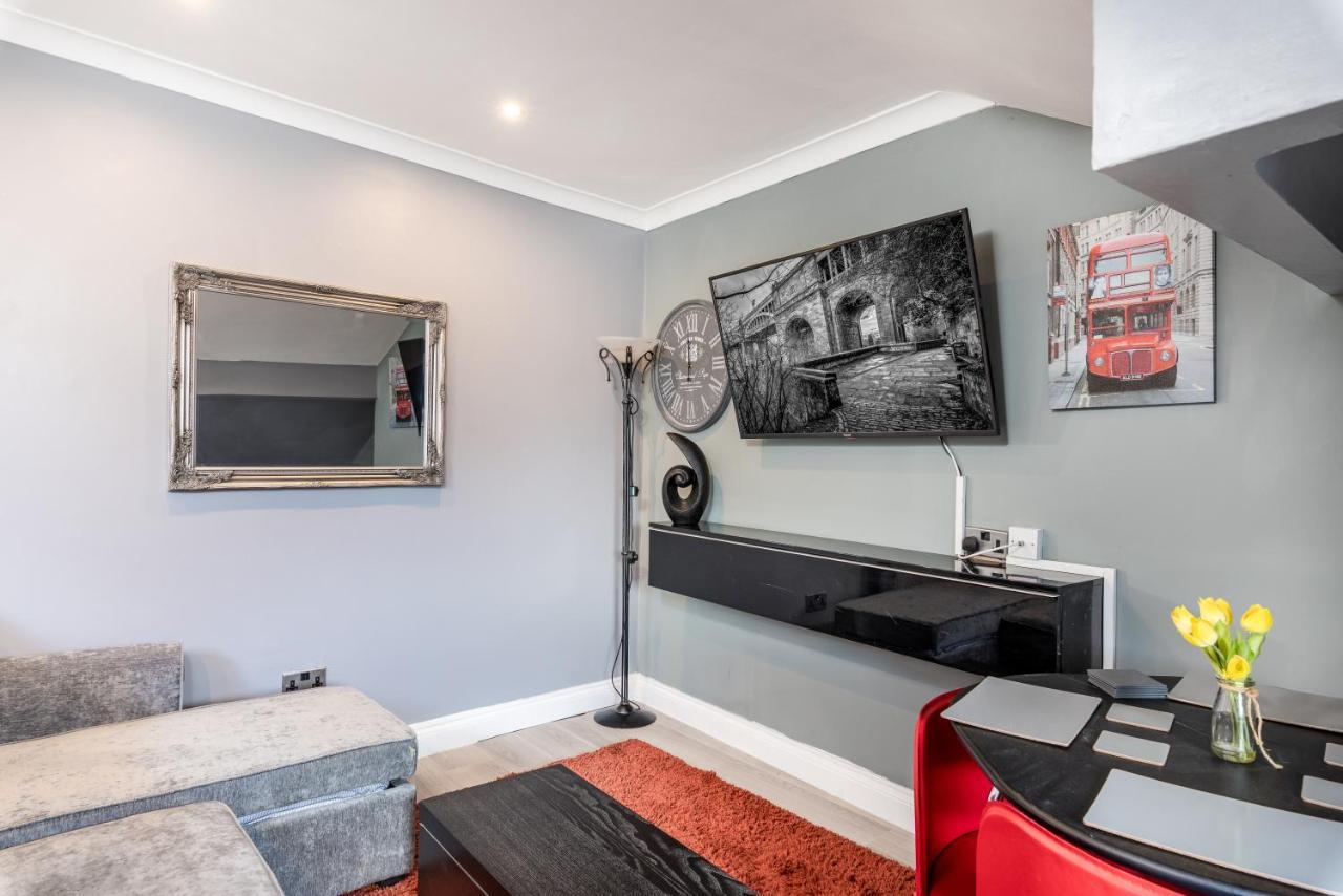 Town Centre Free Parking And Wi-fi Apartment *