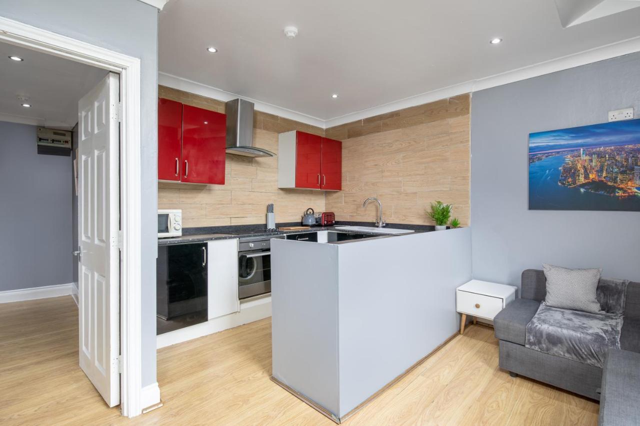 Town Centre Free Parking And Wi-fi Apartment *