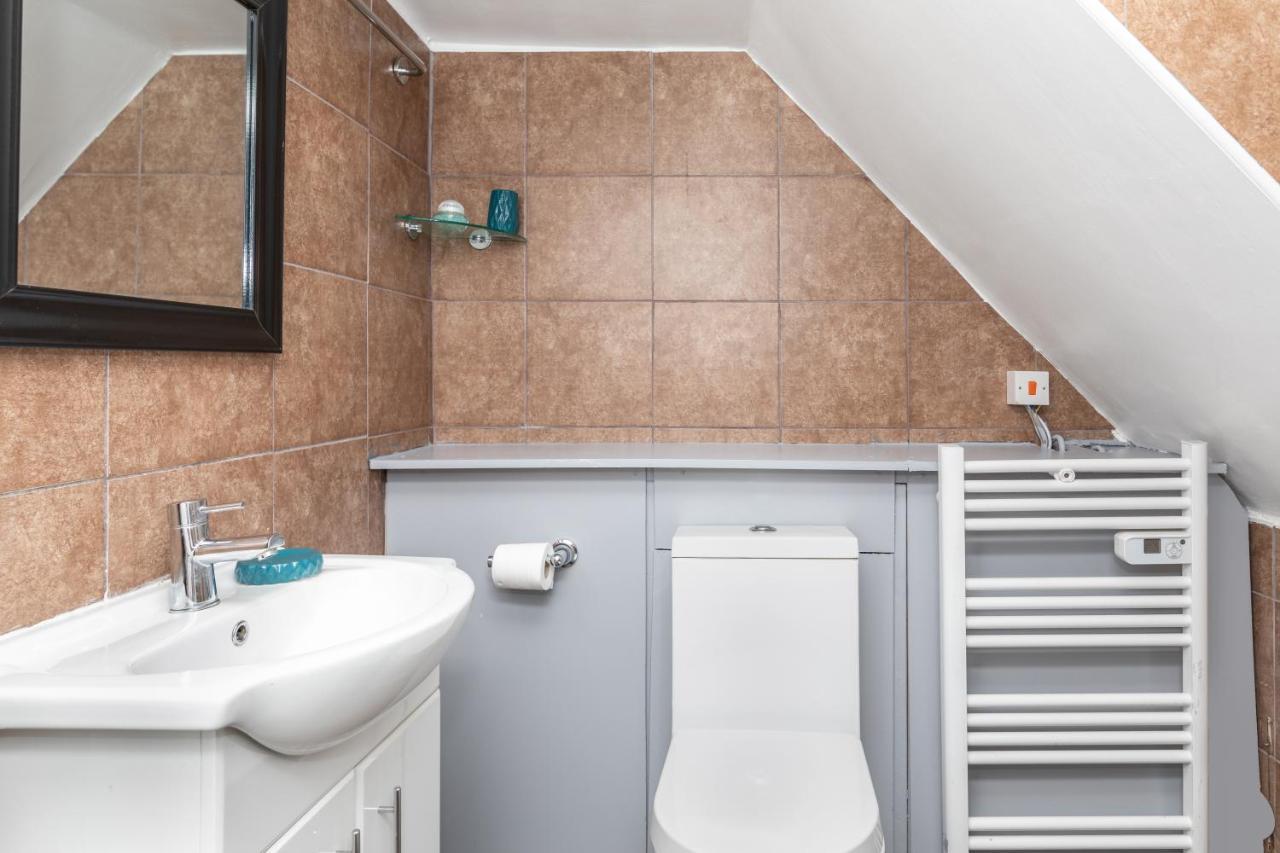 Town Centre Free Parking And Wi-fi Apartment *