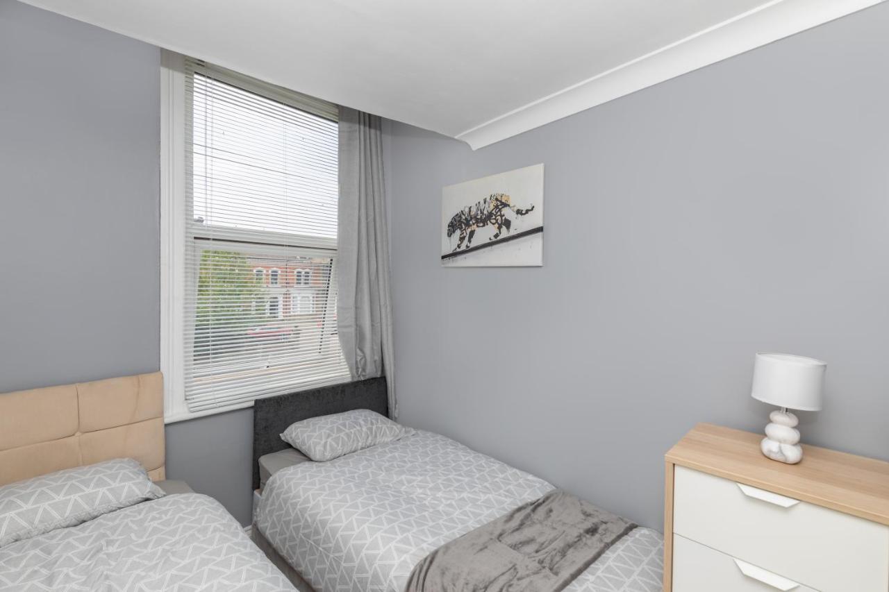 Town Centre Free Parking And Wi-fi Apartment Stockton-on-Tees