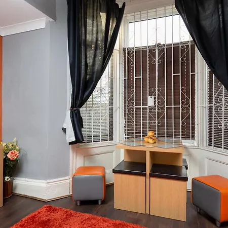 Stockton Town Centre Apartments Free Parking And Wi-Fi Exterior photo