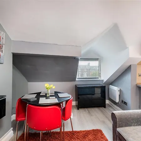 Stockton Town Centre Apartments Free Parking And Wi-Fi Exterior photo