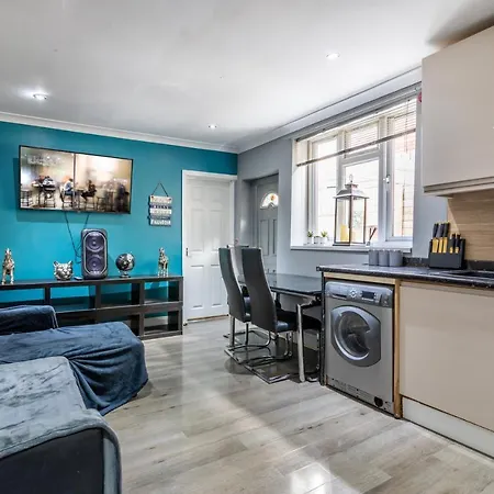 Stockton Town Centre Apartments Free Parking And Wi-Fi Exterior photo